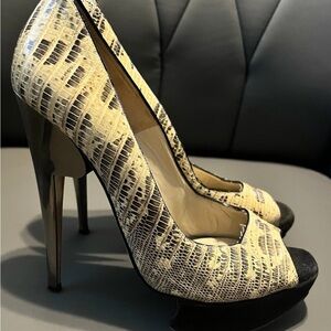 Nicholas Kirkwood Black and Cream Patterned Heels size 39/ 8.5 M